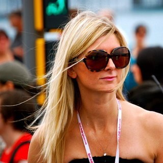 xxKarenWebbxx's profile picture. Model, Dog Owner, Professional Wannabee who loves Earl Grey... Tweet me like a lady ;o) xx