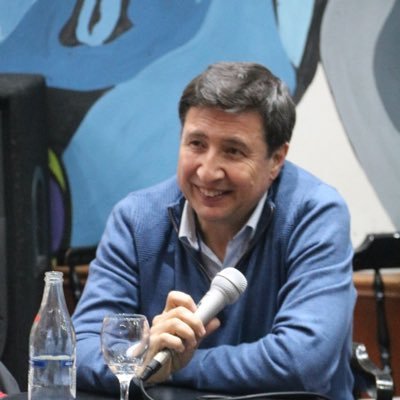 Somos una red de ciudadanos y ciudadanas que acompañamos a Daniel Arroyo para ayudar a construir una #ArgentinaSolidaria #FernándezFernández #KicillofMagario