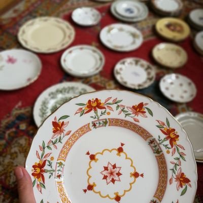 Camberwell Crockery specialising in vintage miss-matched tableware! ✨
Etsy Shop linked below!