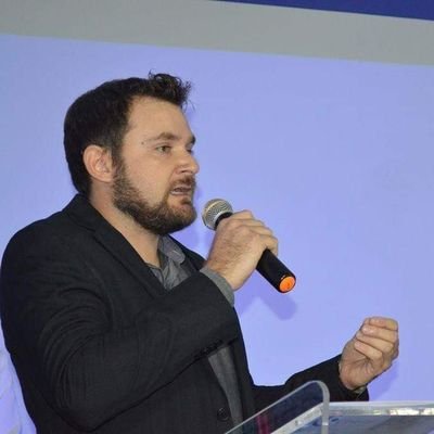 Missioneiro, Gaúcho e acima de tudo Brasileiro; Mestre Gestão Comercial. Agropecuarista.