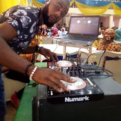 Am a disc jockey & shows biz Event planner,branding &promoter of hotels,clubs,companies&private biz owners....!