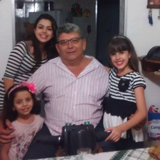 Sou da direita. Votei em Jair Messias Bolsonaro. Acredito num País mais justo, com menos corruptos e mais trabalhadores para o bem comum da NAÇÃO. SELVA !