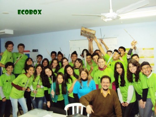 Todos os dias toneladas de papel são disperdiçados, nós da miniempresa do colégio SESI Boqueirão, #ECOBOX, temos a solução! EcoBox, em sintonia com a NATUREZA !