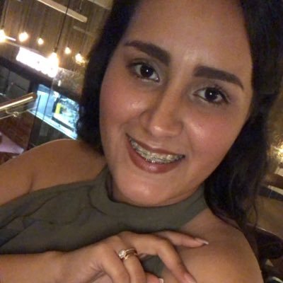 Contigo no hace falta usar PALABRAS, bastan nuestras MIRADAS♥️