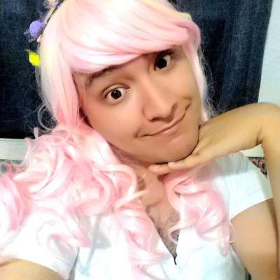 Yo soy la prima de esa amiga a la que le pasa todo lo que tú no quieres revelar.