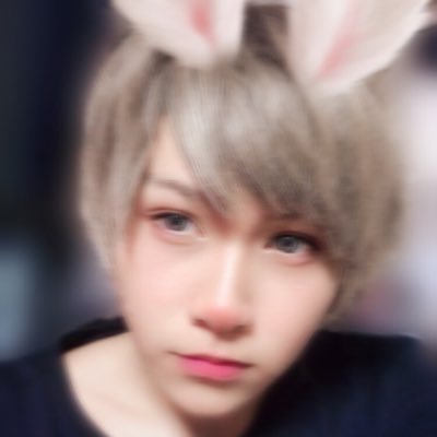 れいくん Pa Twitter 僕このhydeさん好き 1枚目とか好きな子がこんな表情してたらたまらないもんなー 2枚目は歯並びが重要だよ ちょっと悪いところがいいんだよ なんでこんなにかわいいんだろうか 赤ちゃんプレイしたいよね 僕が親役でhyde さん シエルver が子供