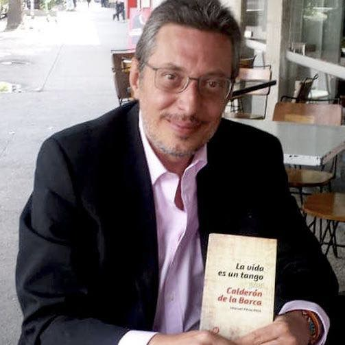 Editor, escritor, periodista y docente. Director editorial de @Almuzaralibros México.