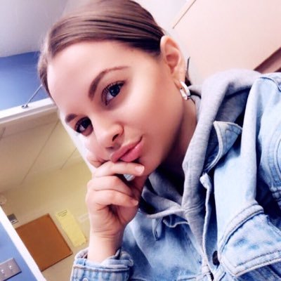 cmbrousse's profile picture. | 𝚙𝚒𝚎𝚌𝚎 𝚘𝚏 (𝚖𝚢) 𝚖𝚒𝚗𝚍 | 🌿