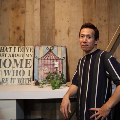 関西圏で活動しているアカペラグループBLESS代表。パラスポーツを歌で応援。障がい者スポーツの主題歌《パラエール》を作曲。障がい者差別のない世の中を目指している。また映像制作も自身のYouTubeを通して発信。REC、MIXなど活動の斡旋やイベントの企画•運営にも携わっている。