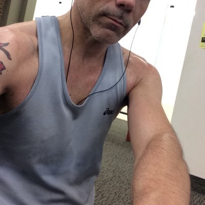 I’m here to enjoy/follow the fun, pics, MMA & politics. Single & living life!🏳️🌈