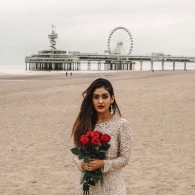 A first generation fashion blogger from India, serving a slice of European fashion and lifestyle. 📍Amsterdam 🇳🇱