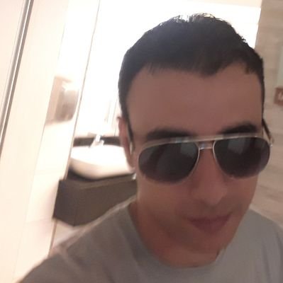 Akhai38095074's profile picture. Uma pessoa aleatória.