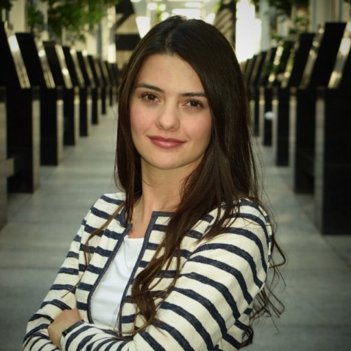 carochaves_'s profile picture. 