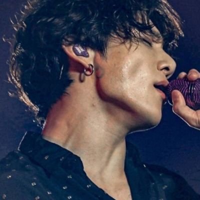 🇹🇷
SİZLER BİZİM KALBİMİZDE BİZLERDE SİZİN KALBİNİZDE DOLAYİSİYLA BİZ HEP BİR ARADAYİZ ARMY ~JK🖤