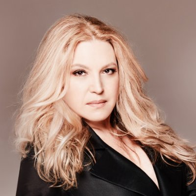 4ElianeElias Profile Picture