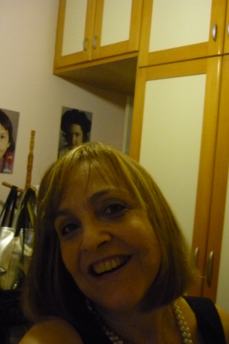 Sou uma pessoa alegre,sempre dede bem com a vida,que adora fazer amigos.