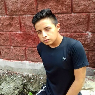alejo_robo's profile picture. soy pasivo y muy sumiso me encantan todo tipo de hombres ! háblenme .