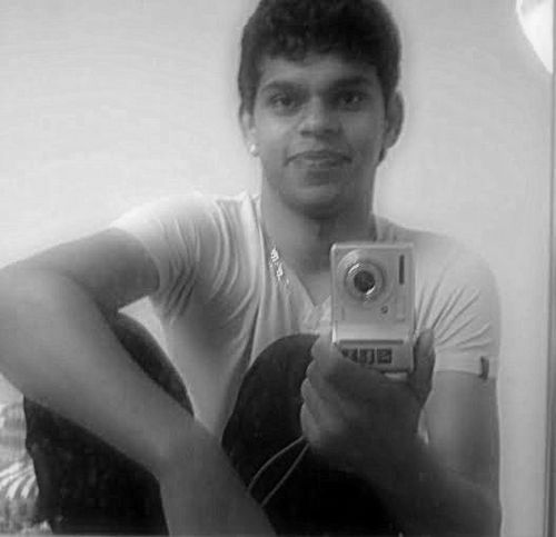 ~ ♥ ~  Isaac elle e uma pessoa especiial q tein suas fases.As vezes atte meio chatinho maiis mt gnt naum vive sein esse carinha.amr tuh by:@kihhalse