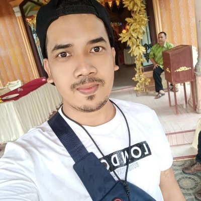 Yogamahendra122's profile picture. 