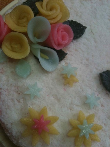 Emenblue's profile picture. 닭띠 잘다니던 통신회사 그만두고 현재 무직. 홍차유학에 관심있지만 당장은 구민센터 무료 강좌를 뒤지는 중. 맞춤법은 국어박사들이 만드는게 아니라 국어를 가장 많이 쓰고 말한 놈덜이 만드는 것이라는 생각에 오늘도 나만의 맞춤법을 전염시키는 일에 매진.