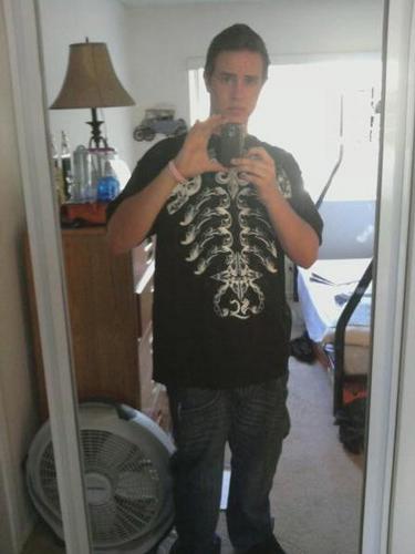 Jurr1963's profile picture. Im jerry atkins and im 19 tweet me and follow Nuvia3