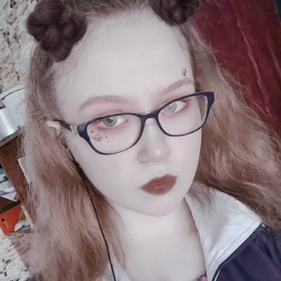 helpmeplz911wtf's profile picture. Стэню весь к-поп, смотрю дорамы и аниме и спасаю мир по пятницам