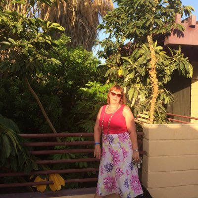 VonnyArnold's profile picture. Lady who lunches and theatre lover