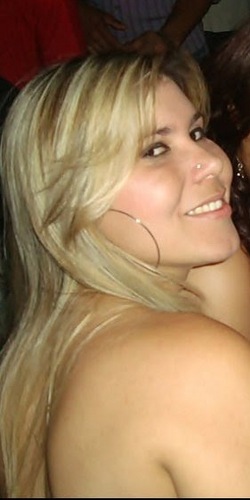 Ja ameie talvez nunca tenha sido amada, mas nem por isso não sou feliz. talvez eu já tenha acreditado em pessoas perfeitas, momentos perfeitos. *-*