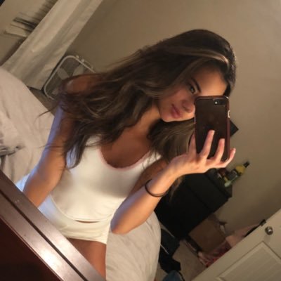 andrea_turnbull's profile picture. 