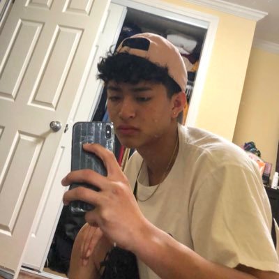 aguas_jl's profile picture. PEOPLE ONLY LOVE U WHEN IT’s beneficial. || whs’19 || 👻 johnloyddd || 🐏🏀 #1 || @Jl_waterrr