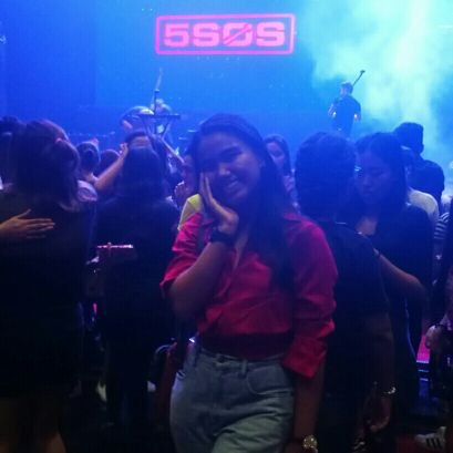 lovethybassist's profile picture. no shame, baby