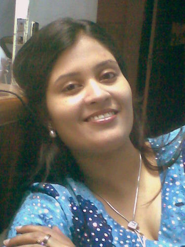 lyk this quotee never break a hrt never cause a pain cz heartis lyk a flower dat never bllom againn