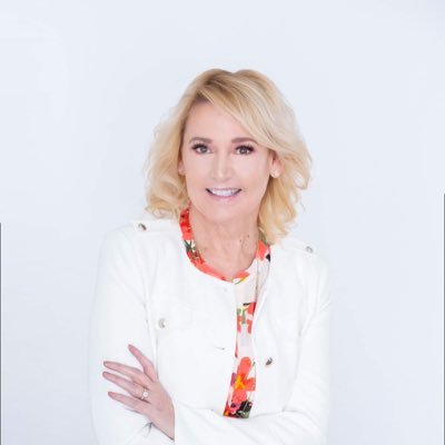 I'm The Socialite...Personal Branding Coach and Business Cheerleader for my peeps.