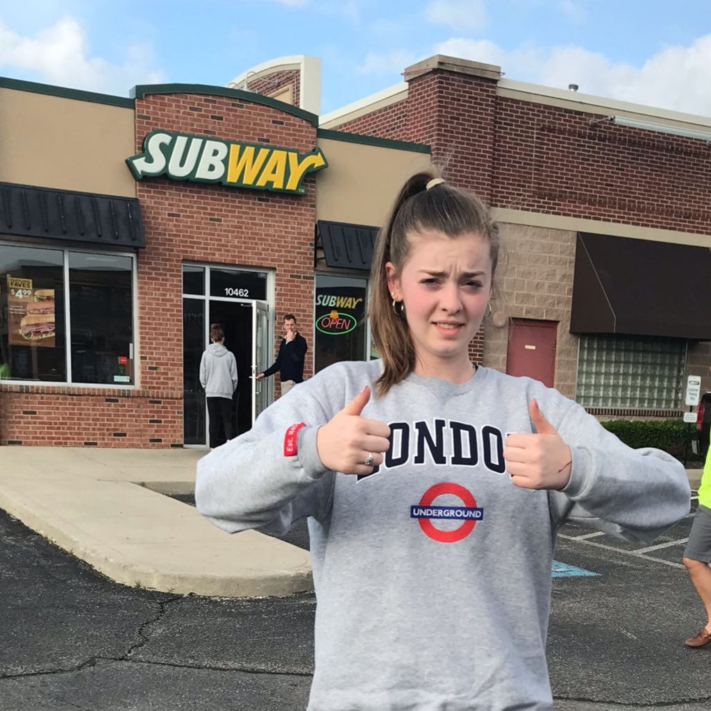 erinruth12's profile picture. 