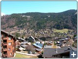 Les Mitoulets is a gorgeous apartment with fabulous views of Morzine, across the valley to the mountains. Private parking and excellent value for money.