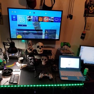 Just love playing video games and streaming on twitch https://t.co/ch2BOqxrJK