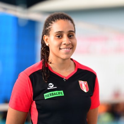 Tengo el honor de vestir la camiseta de la selección nacional de voleibol y con la bendición de Dios espero dejar en alto el nombre del Perú. 🏐🇵🇪