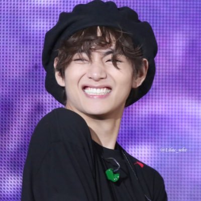 twiceluvrs's profile picture. 