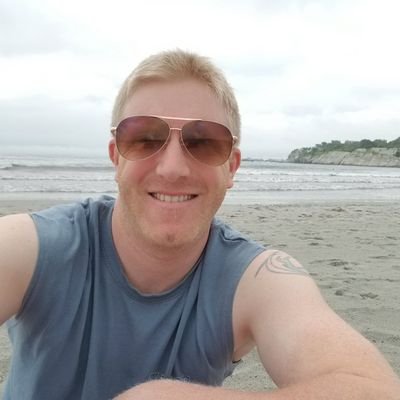 Husband/Father.Enjoy relaxing with my family/friends,surfing & sports. Educator and marketer for XFlagFootball. 98.5 Sports Hub guy. https://t.co/xVyRHgQId8