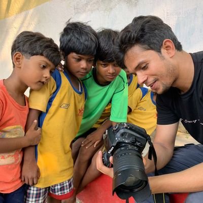 Photographer, researcher and PhD candidate at @PHRC_DeMontfort  
@Midlands4Cities. 

Featured: @V_and_A @sharjahart @Peckham24Photo @VICE @TIME are a few.