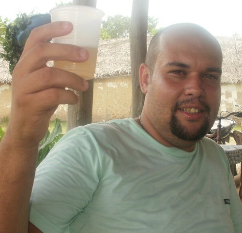 JeffProfeta's profile picture. BEM CASADO, UM HOMEM DE CORAÇÃO HUMILDE QUE GOSTA DE AJUDAR AO PRÓXIMO,UM BOM FILHO, UM BOM MARIDO, UMA PESSOA QUE NUNCA DEIXA A PETECA CAIR.