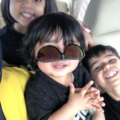 Zainabkandar2's profile picture. 