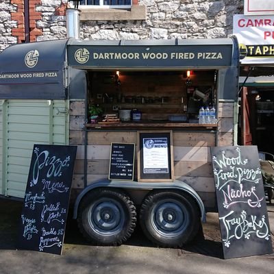 serving delicious, seasonal wood fired pizzas outside @MaltingsTap Friday & Saturday evenings. Also available for private hire 🍕