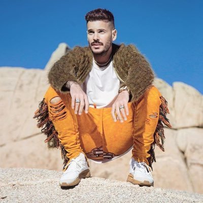Ici tu pourras retrouver toutes sortes de vidéos concernant @mpokora (performances, scènes, interviews...)