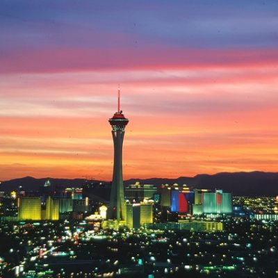 Celebrating the best Las Vegas photographer EVER Hank de Lespinasse. Sharing a history of Las Vegas. Every photo tweeted comes from his personal collection