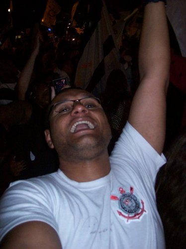 Corinthiano, Pai de família, morador da ZL reduto Corinthiano, pagodeiro e trabalhador!