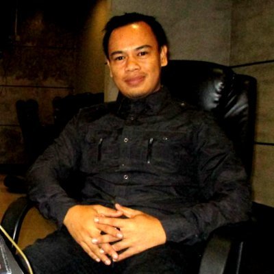 Hello, I am Coach Roland D. Diaz, a professional Stock Trader, Forex Trader, Commodities Trader, Indices Trader, Futures and Cryptocurrency Trader.
