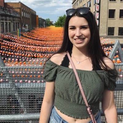 schellybeans's profile picture. Ⓥ