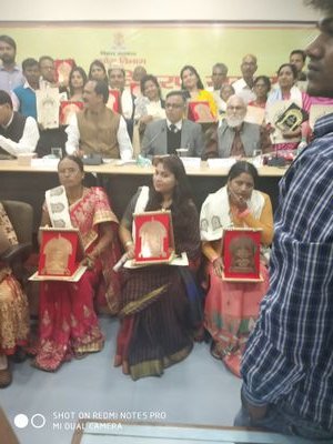 Awarded State Award by the Government of Bihar in Manjusha kala (folk art of Bhagalpur,Bihar)
#Artist