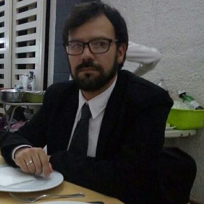 Psicólogo y beatlemaniaco. Amante de la historia, la filosofía, la literatura y otras ciencias afines.